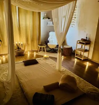 Thaimassage bei Kerzenschein
